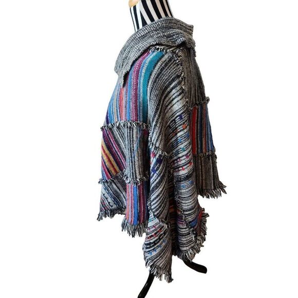 Gitano Colorful Knitted Poncho - Picture 3 of 4
